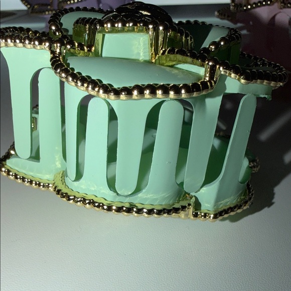 Floral Hair Clip - Picture 10 of 10